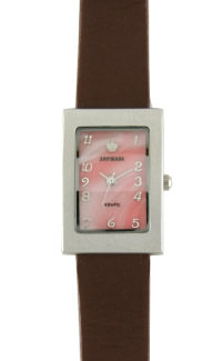 D78-15135
Case material: alloy
Braclet material: genuine leather
Movement type: quartz-mechanical